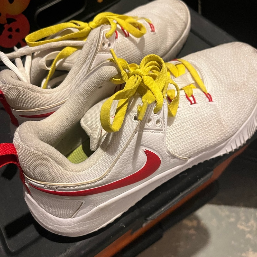 Nike volleyball shoes